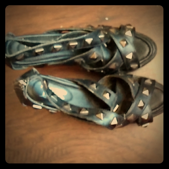 Spiked high heels - Picture 1 of 2